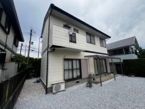 福岡県　筑紫野市　外壁　屋根　塗装工事　施工中です。